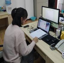 太阳成集团tyc122cc王靖晶老师和受资助员工家庭3